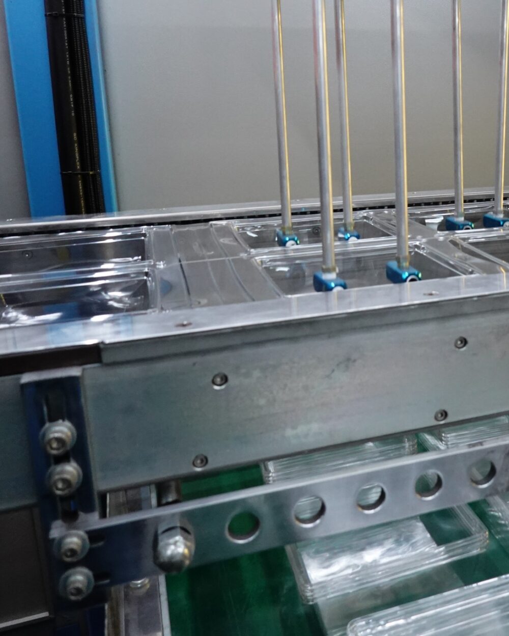 High-speed thermoforming and automated-stacking production line in Taichung facility